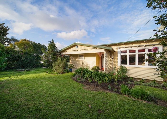  at Mangere East, Manukau City, Auckland