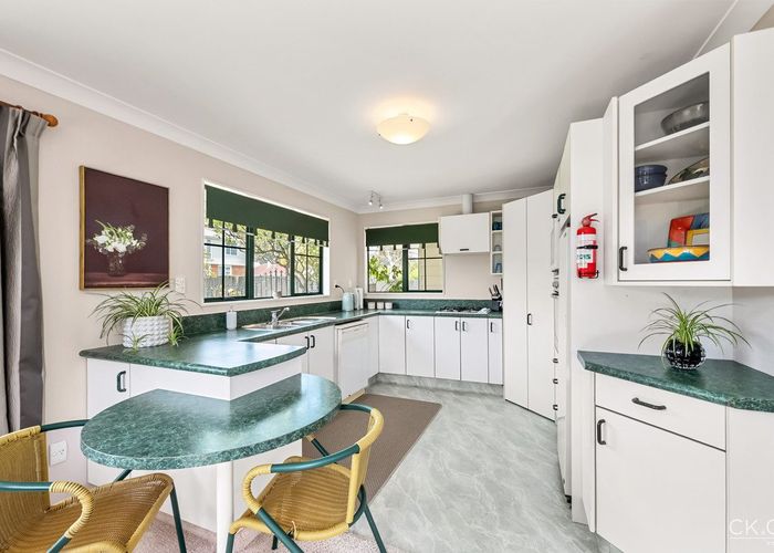  at 2/118 Whites Line East, Waiwhetu, Lower Hutt, Wellington