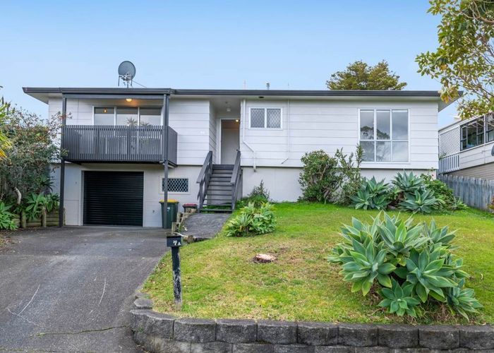  at 7A The Crescent, Tindalls Beach, Whangaparaoa