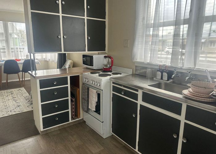  at 2/100 Pitt Street, Palmerston North