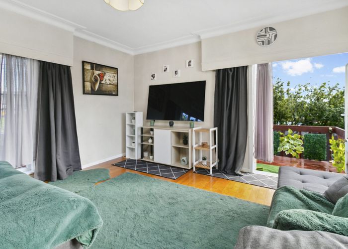  at 1/9 Sheehan Road, Te Atatu South, Waitakere City, Auckland