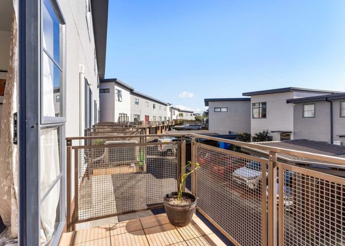 at 8/42 Holly Street, Avondale, Auckland City, Auckland