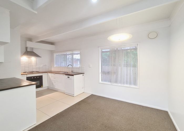  at 2/24 Newington Road, Henderson, Waitakere City, Auckland