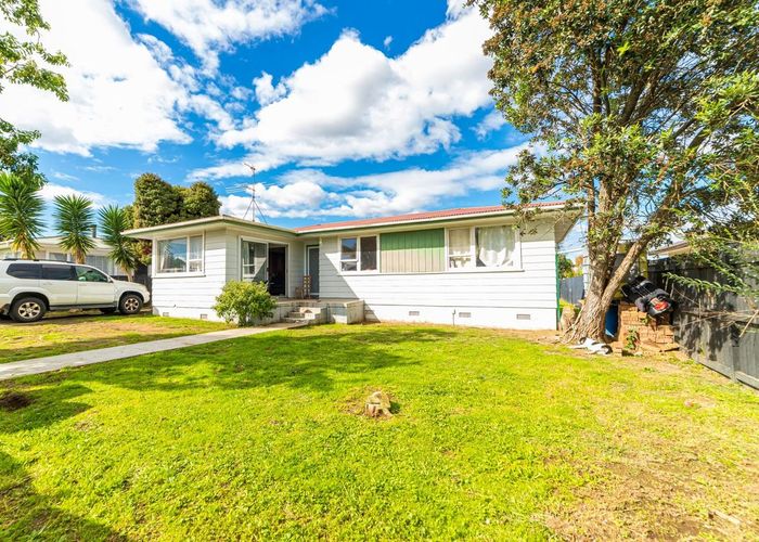  at 14 Swallow Drive, Manurewa, Auckland