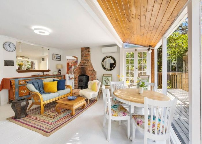  at 26 Mahoe Road, Titirangi, Waitakere City, Auckland