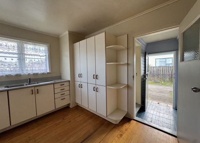  at 34B Royton Ave, Mangere East, Manukau City, Auckland