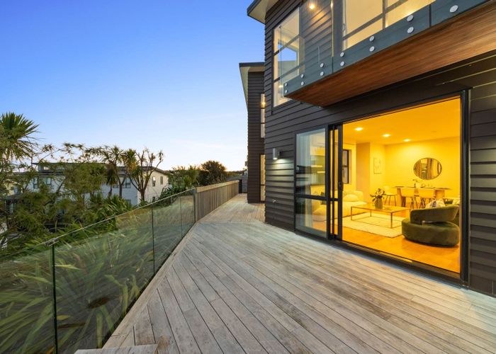  at 7 Eastreef Court, Long Bay, North Shore City, Auckland