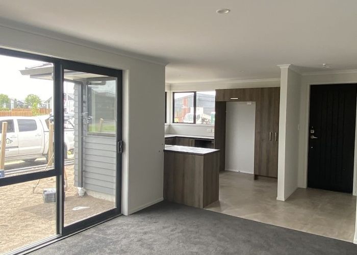  at 90 Tabraham Crescent, Pyes Pa, Tauranga
