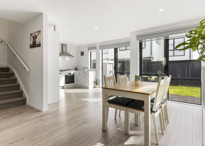  at 6 Kaman Seasprite Road, Hobsonville, Waitakere City, Auckland