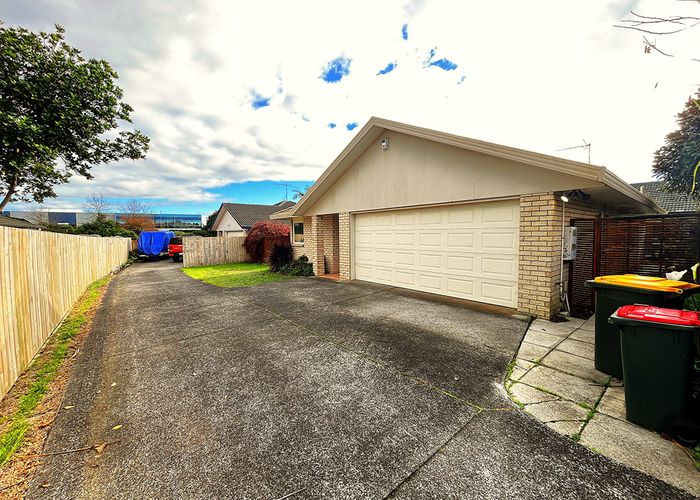  at 52 Huntington Drive, Huntington Park, Auckland