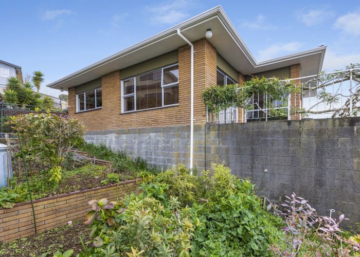  at 5 Fairfax Terrace, Frankleigh Park, New Plymouth