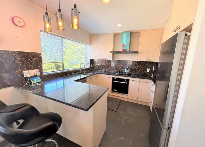  at 2/35 Donovan Street, Blockhouse Bay, Auckland City, Auckland