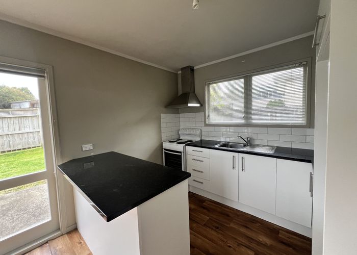  at Pavola Grove, Glenfield, North Shore City, Auckland