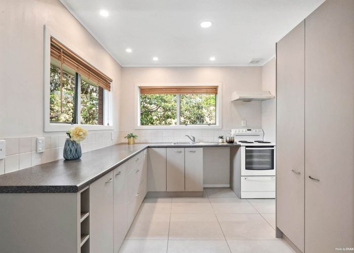  at 11b Lancelot Place, Glenfield, North Shore City, Auckland