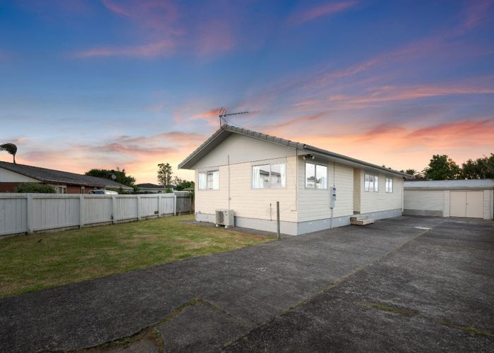  at 24 Bingara Place, Favona, Auckland