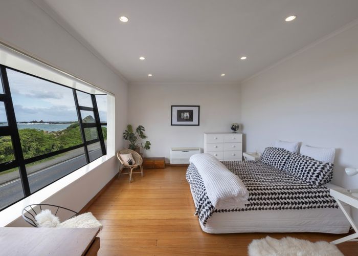  at 160 The Esplanade, Island Bay, Wellington