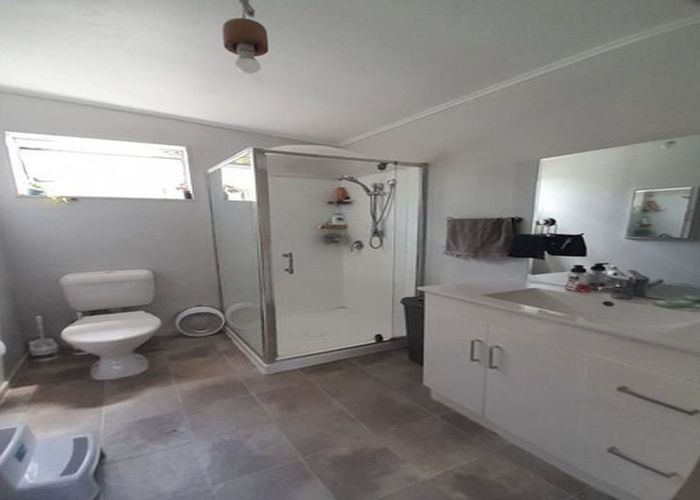  at 18 Beihlers Road, Weymouth, Manukau City, Auckland