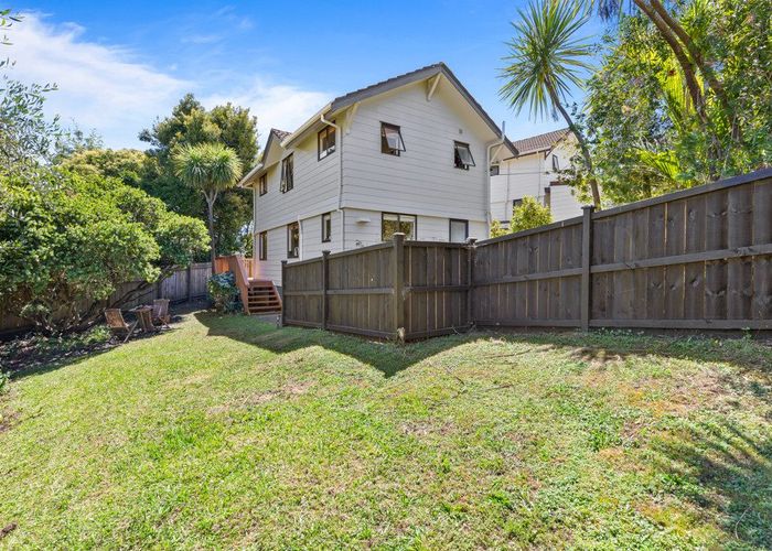  at 3/44 Roberts Road, Glenfield, North Shore City, Auckland