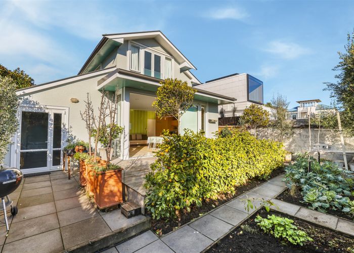  at 6 Menzies Street, Sumner, Christchurch