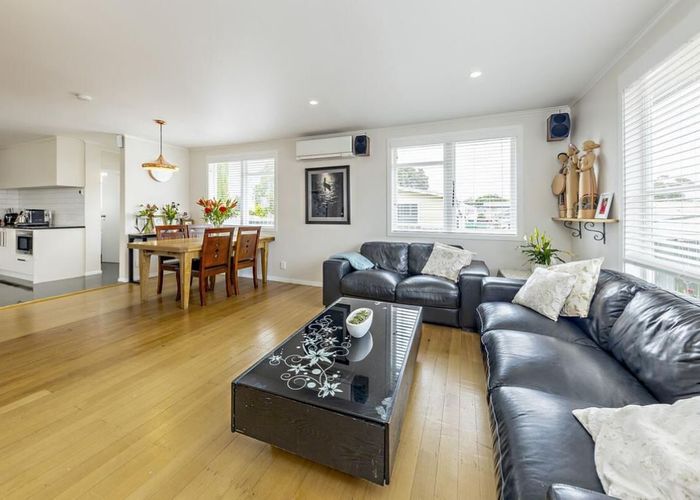  at 3 Gifford Road, Papatoetoe, Auckland