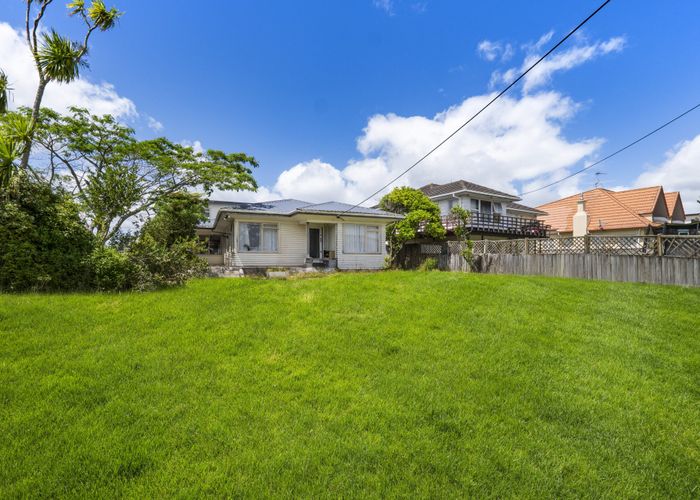  at 10 Gull Lane, Mairangi Bay, North Shore City, Auckland