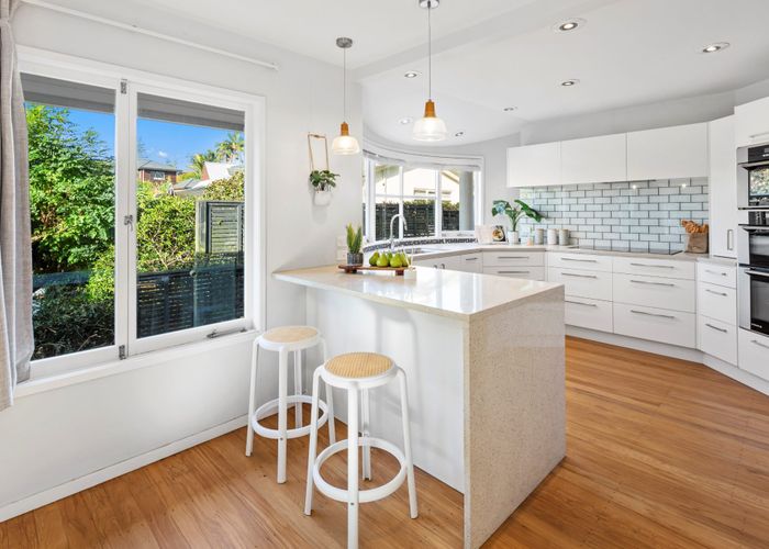  at 2/93 Kowhai Road, Mairangi Bay, Auckland