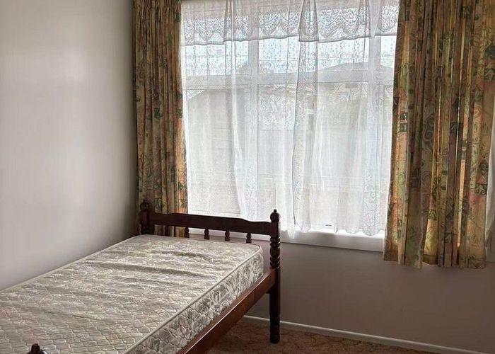  at 9 Archlynn Road, Kelston, Waitakere City, Auckland