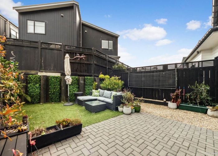  at 8 Kauri Amber Road, Westgate, Waitakere City, Auckland