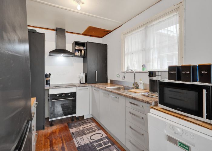  at 10 Acourt Street, Hawera