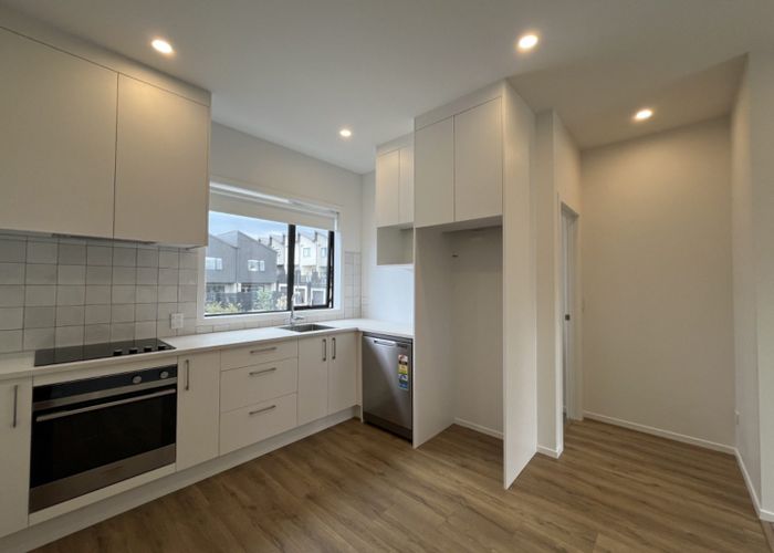  at 10/28 Westgate Drive, Westgate, Waitakere City, Auckland