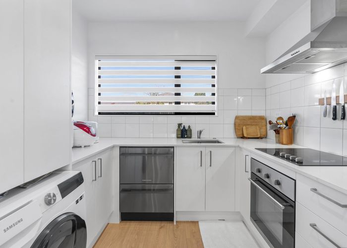  at 14 Eileen Newey Place, Henderson, Waitakere City, Auckland