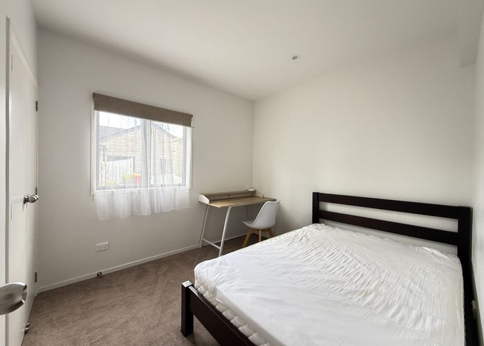  at 471A East Coast Rd, Murrays Bay, North Shore City, Auckland