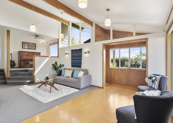  at 1058 Scenic Drive North, Swanson, Auckland