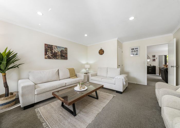  at 3 Whitbourne Heights, The Gardens, Manukau City, Auckland