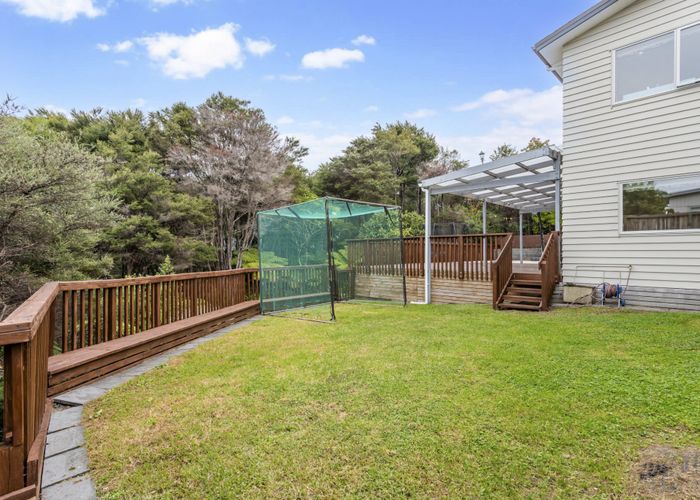  at 18 McCahon Place, Titirangi, Waitakere City, Auckland