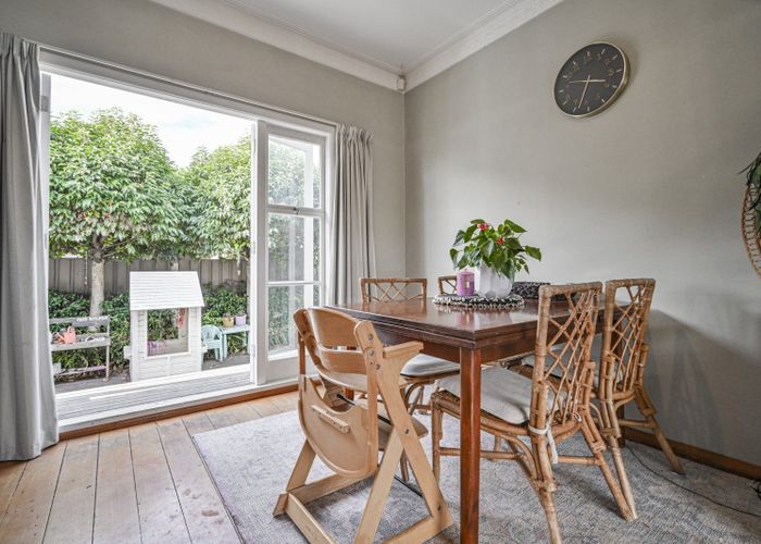  at 98 Duchess Crescent, Mayfair, Hastings