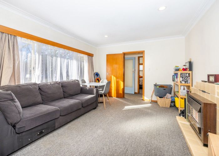  at 77 Fox Street, Hamilton East, Hamilton