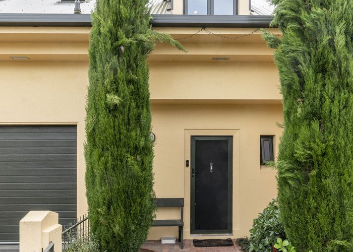  at 10/102 Grantham Street, Hamilton Central, Hamilton