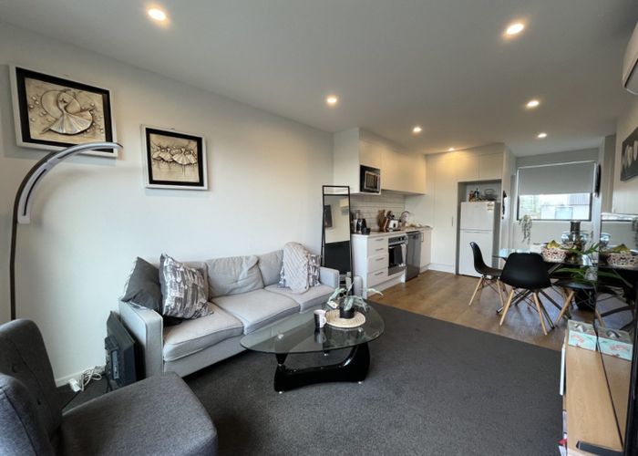  at 8/1 Fruitvale Road, New Lynn, Waitakere City, Auckland