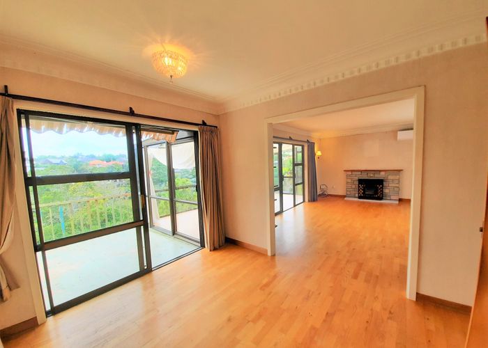  at 8 MacPherson Street, Meadowbank, Auckland