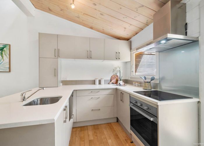  at 4/15 SELWYN CRES, Forest Hill , Auckland