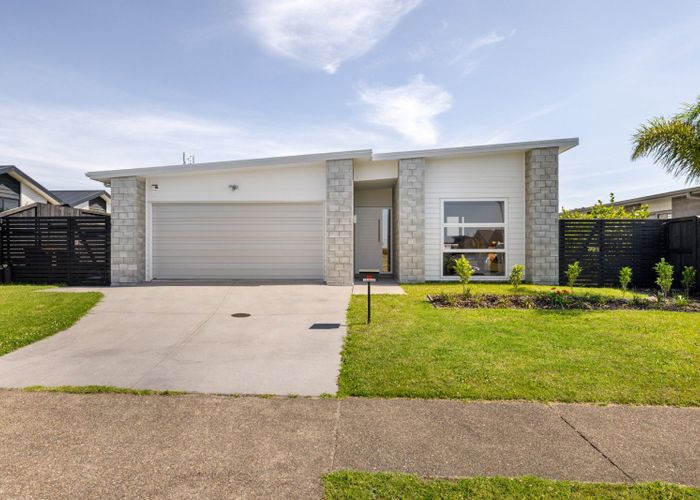  at 80 Puhirake Crescent, Pyes Pa, Tauranga