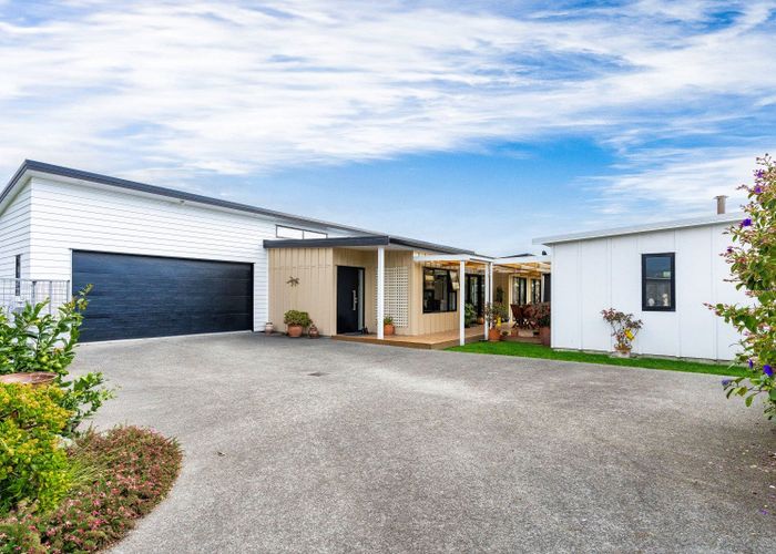  at 6 Kingi Te Ahoaho Place, Otaki, Kapiti Coast, Wellington