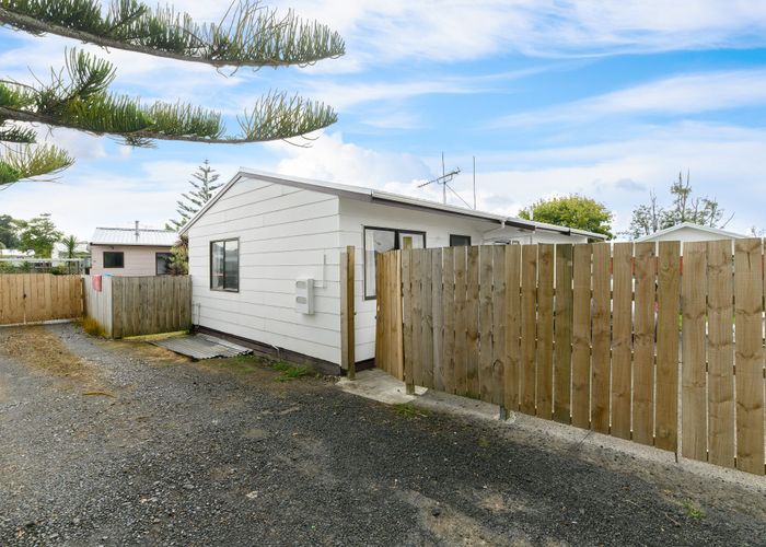  at 1/44 Shifnal Drive, Randwick Park, Manukau City, Auckland