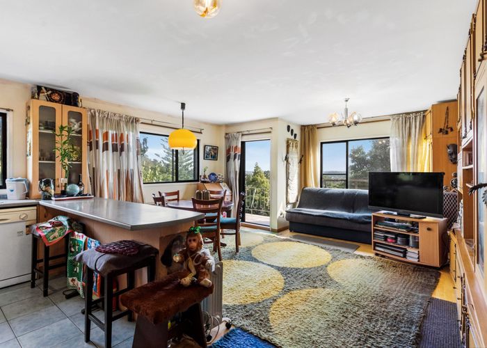  at 2/27 Rangatira Road, Birkdale, Auckland