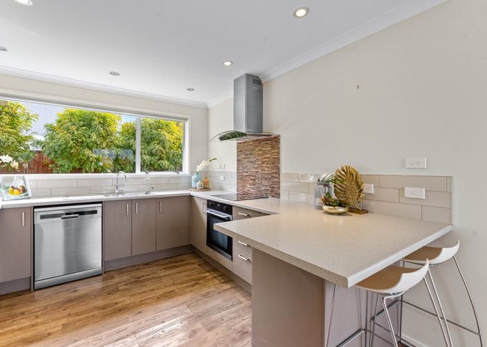 at 12 Towra Place, Botany Downs, Manukau City, Auckland