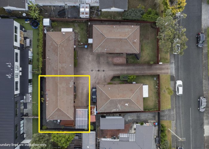  at 4/30 Rutland Road, Mount Wellington, Auckland