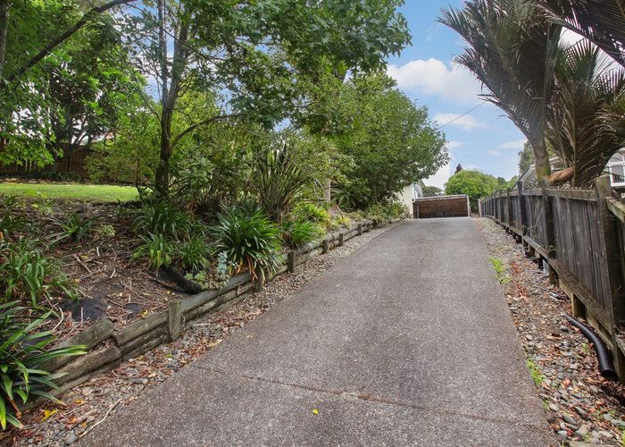  at 7 Napuka Road, Henderson Valley, Waitakere City, Auckland