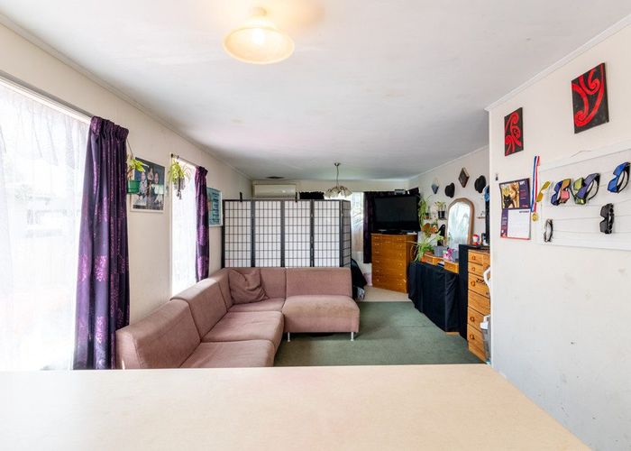  at 12 Crispian Place, Weymouth, Manukau City, Auckland