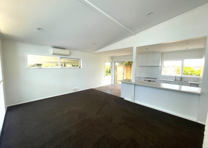  at 52 Moore Street, Hillcrest, North Shore City, Auckland